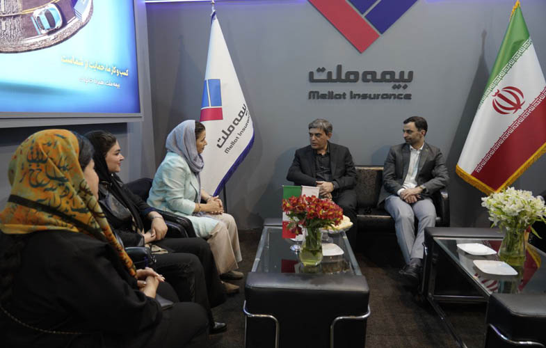 دیدار و گفتوگوی محمدرضا فرهادیپور با جمعی از نمایندگان شرکت بیمه ملت 1 1000128343 1