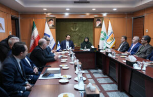 شینا انصاری: توسعه همکاری با بانک صادرات الگوی بدیع برای پاسخ به نیازهای محیط زیست کشور خواهد بود 2 DSC01995