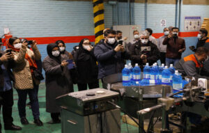 طیف سایپا تنها تولیدکننده رنگهای پایه آب در منطقه است 2 Teiph SAIPA 14041107 2