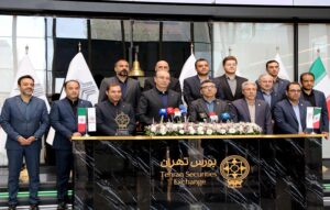 عبور سایپا از سه بحران بزرگ / عرضه آریا بنزینی از تابستان امسال آغاز میشود 2 Tehran Bours SAIPA 14050331 01